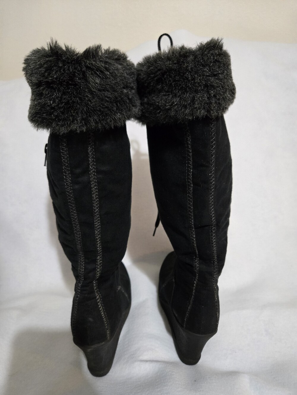 Lower East Side Women's Black Faux-Fur Trim Suede Wedge Boots, Size 7.5 - Picture 9 of 16